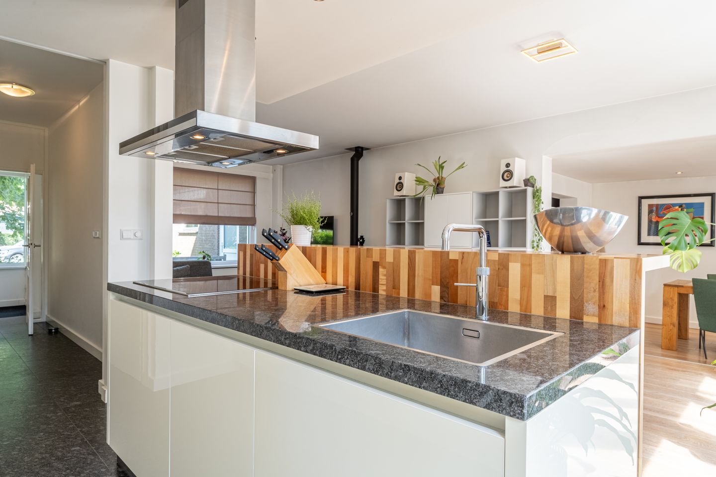 Photo 10 of Laan van Westmolen 37