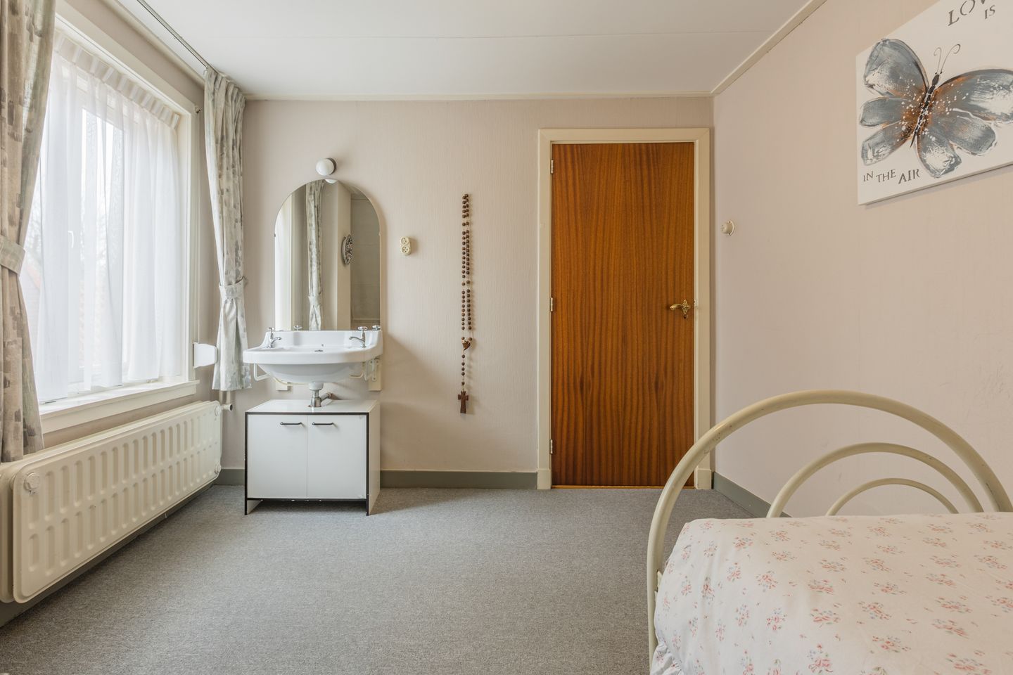 Photo 25 of Bredaseweg 18