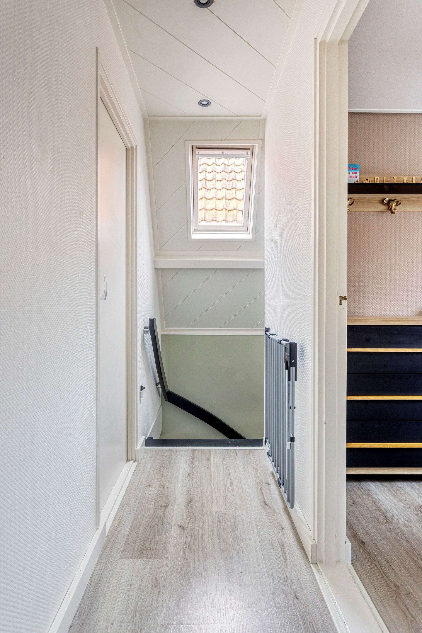 Foto 25 van Paulina van Weellaan 13-A