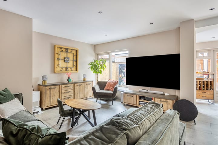 Foto 9 van Paulina van Weellaan 13-A