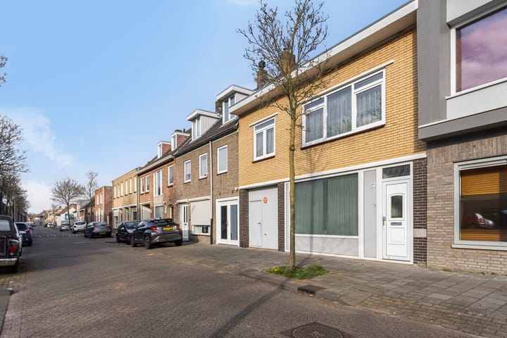 Foto 37 van Van Hogendorpstraat 53-A