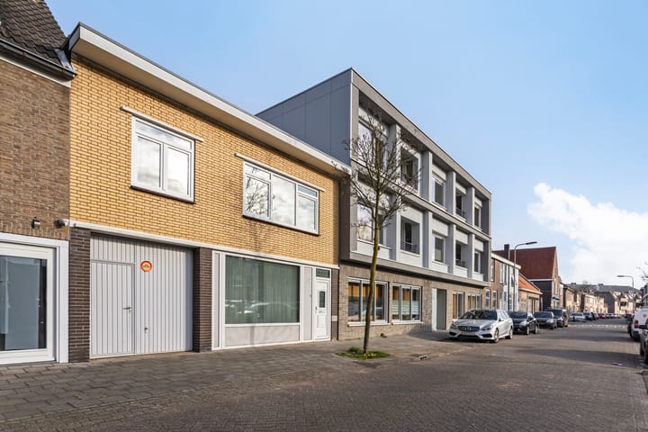 Foto 38 van Van Hogendorpstraat 53-A