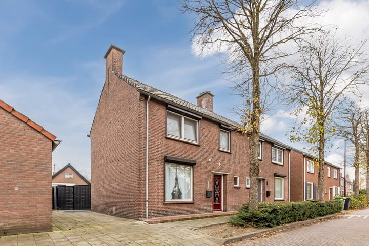 Photo 6 of Karolinastraat 19