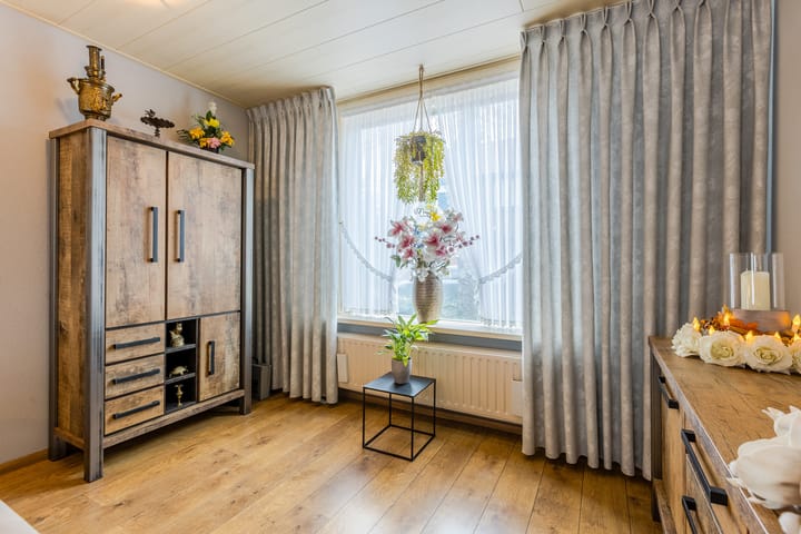 Photo 15 of Karolinastraat 19