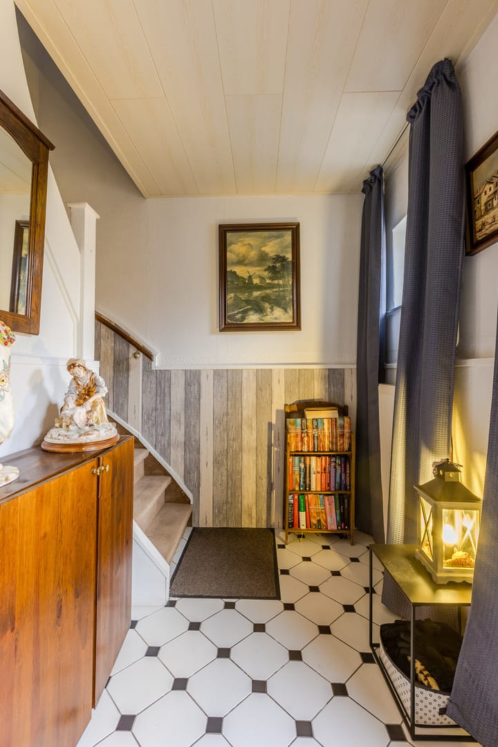 Photo 21 of Karolinastraat 19