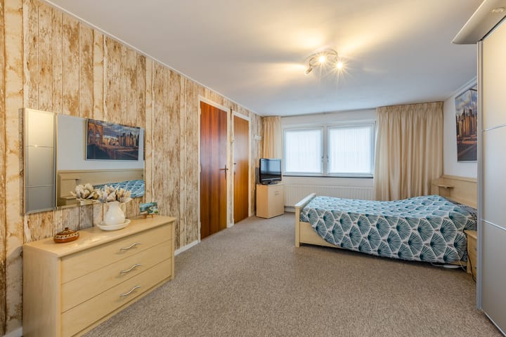 Photo 35 of Karolinastraat 19