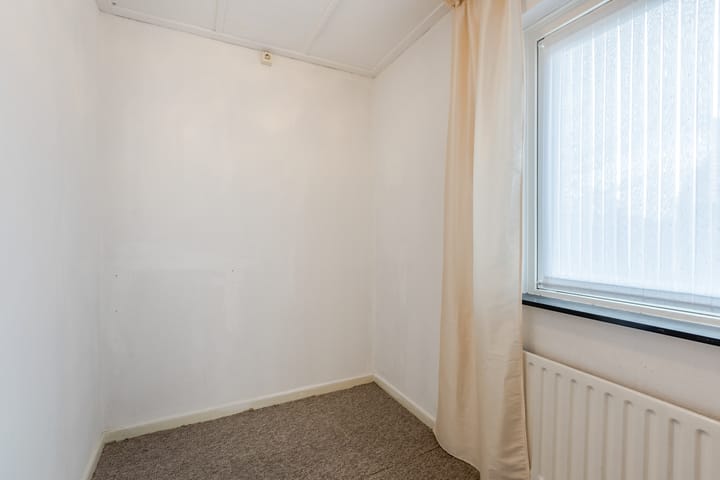 Photo 36 of Karolinastraat 19