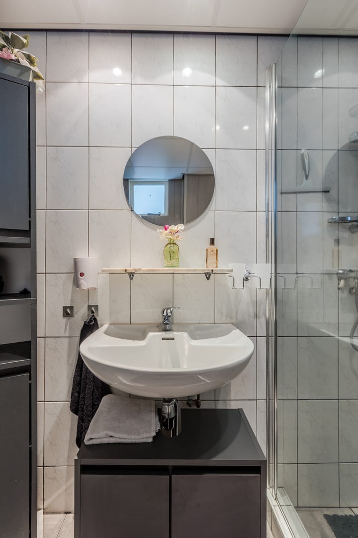 Photo 40 of Karolinastraat 19