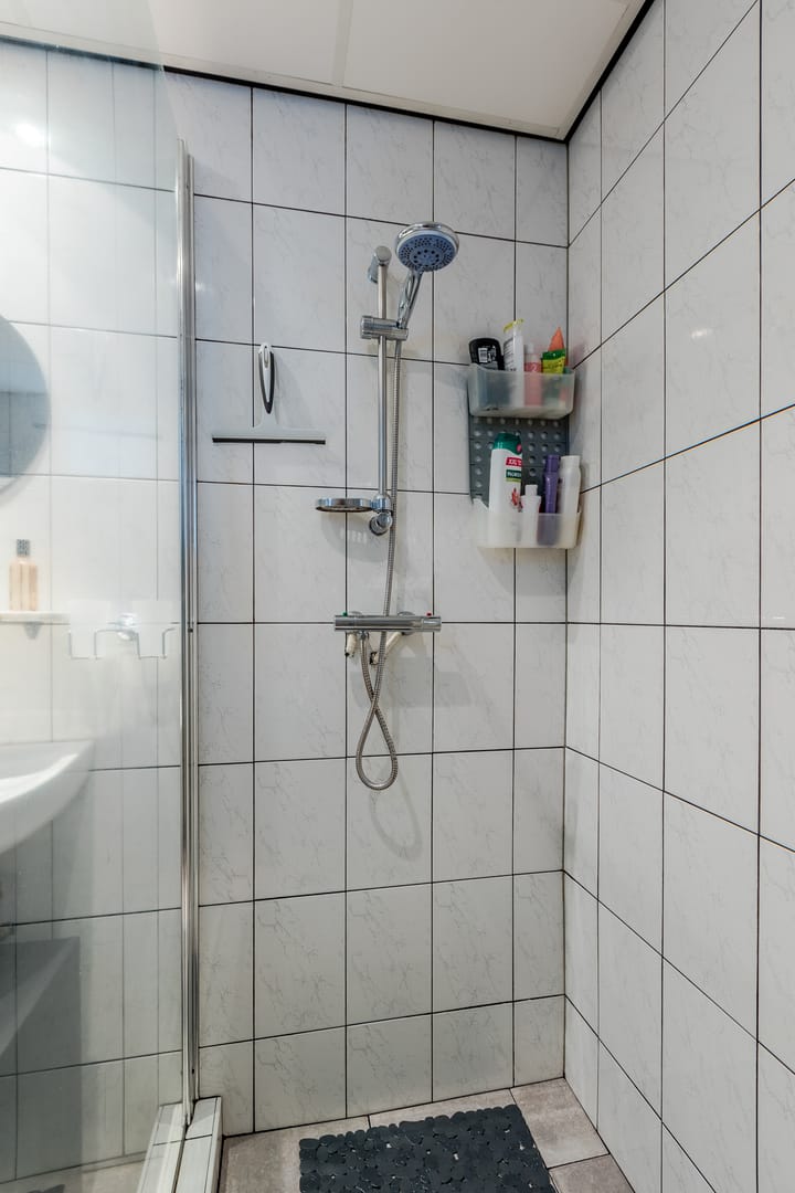 Photo 41 of Karolinastraat 19