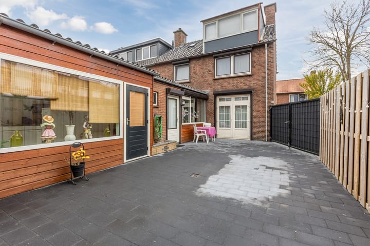 Photo 50 of Karolinastraat 19