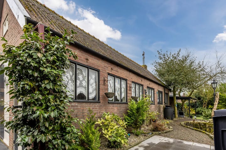 Photo 53 of Karolinastraat 19