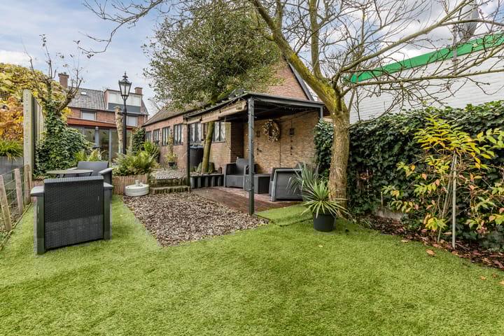 Photo 58 of Karolinastraat 19