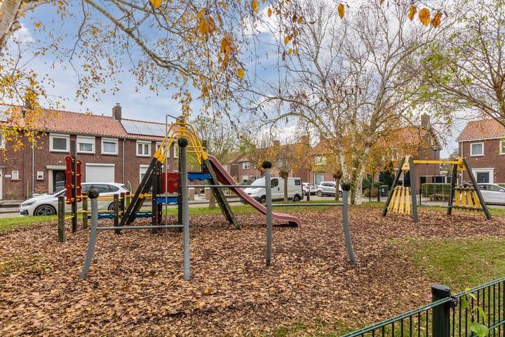 Photo 60 of Karolinastraat 19