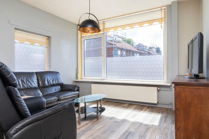 Foto 2 van J.H. van 't Hoffstraat 2