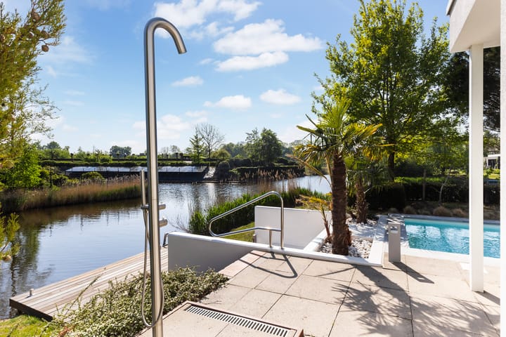 Photo 23 of Waterlelie 15