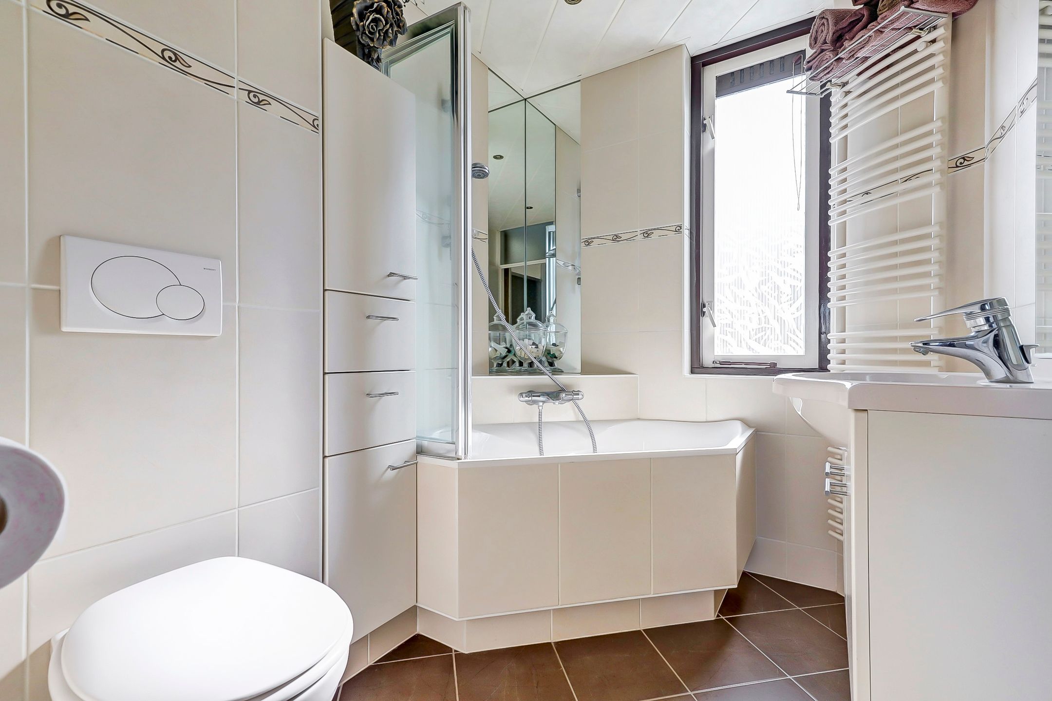 Foto 3 van Tjotterwerf 9