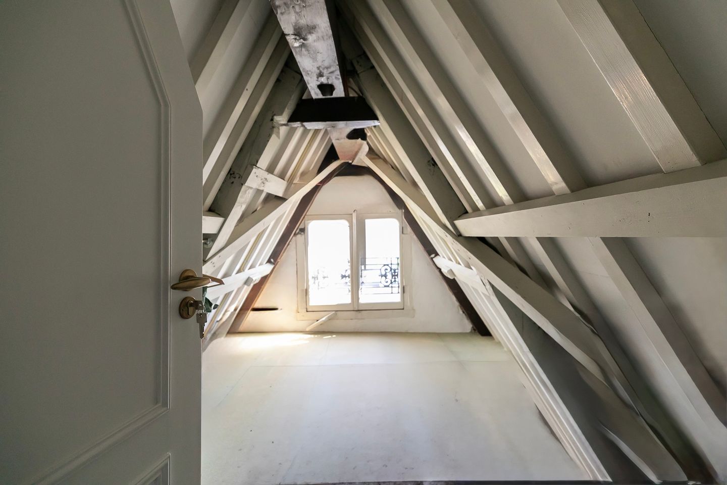 Photo 34 of Amstel 254-B