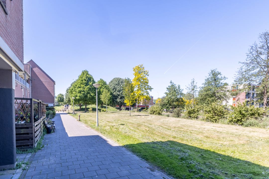 Photo 2 of Wethouder De Vriesplantsoen 15