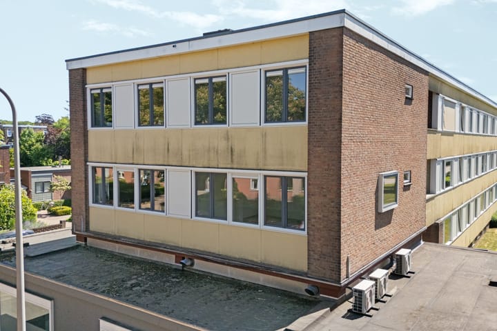 Photo 8 of Professor van der Veldenstraat 1