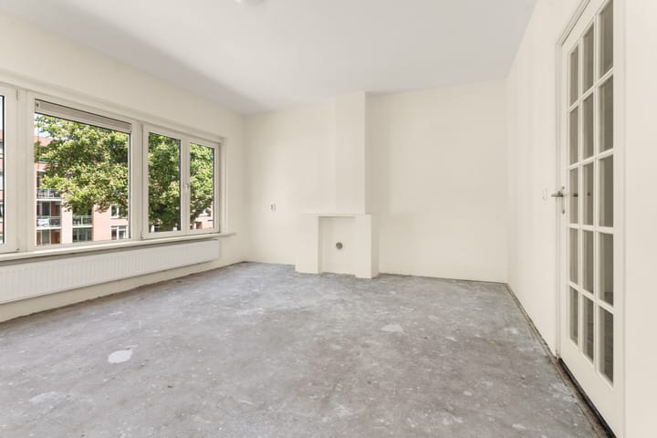 Photo 11 of Professor van der Veldenstraat 1