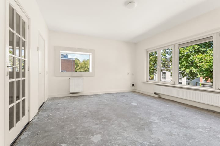 Photo 12 of Professor van der Veldenstraat 1