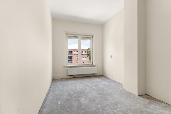 Photo 30 of Professor van der Veldenstraat 1