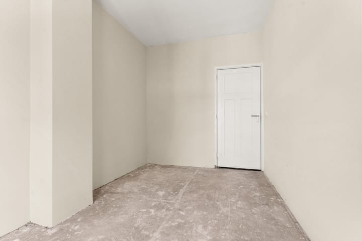 Photo 31 of Professor van der Veldenstraat 1