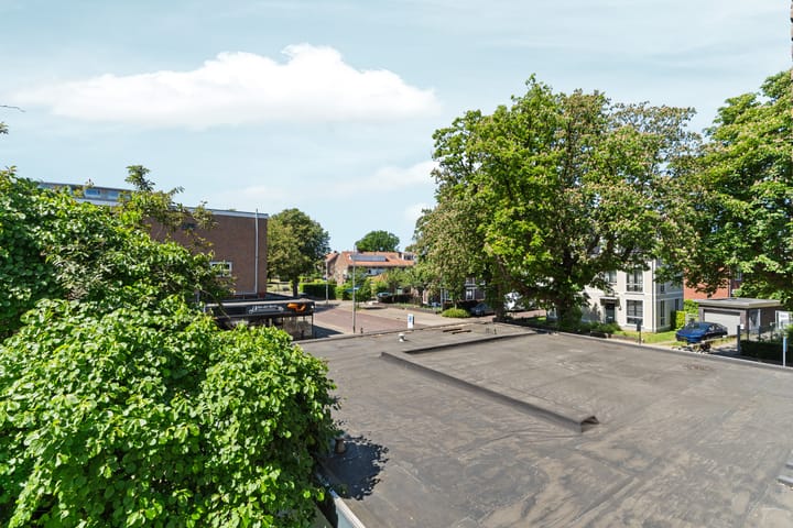 Photo 38 of Professor van der Veldenstraat 1