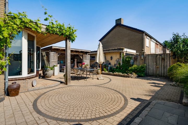 Foto 26 van Meidoornstraat 2