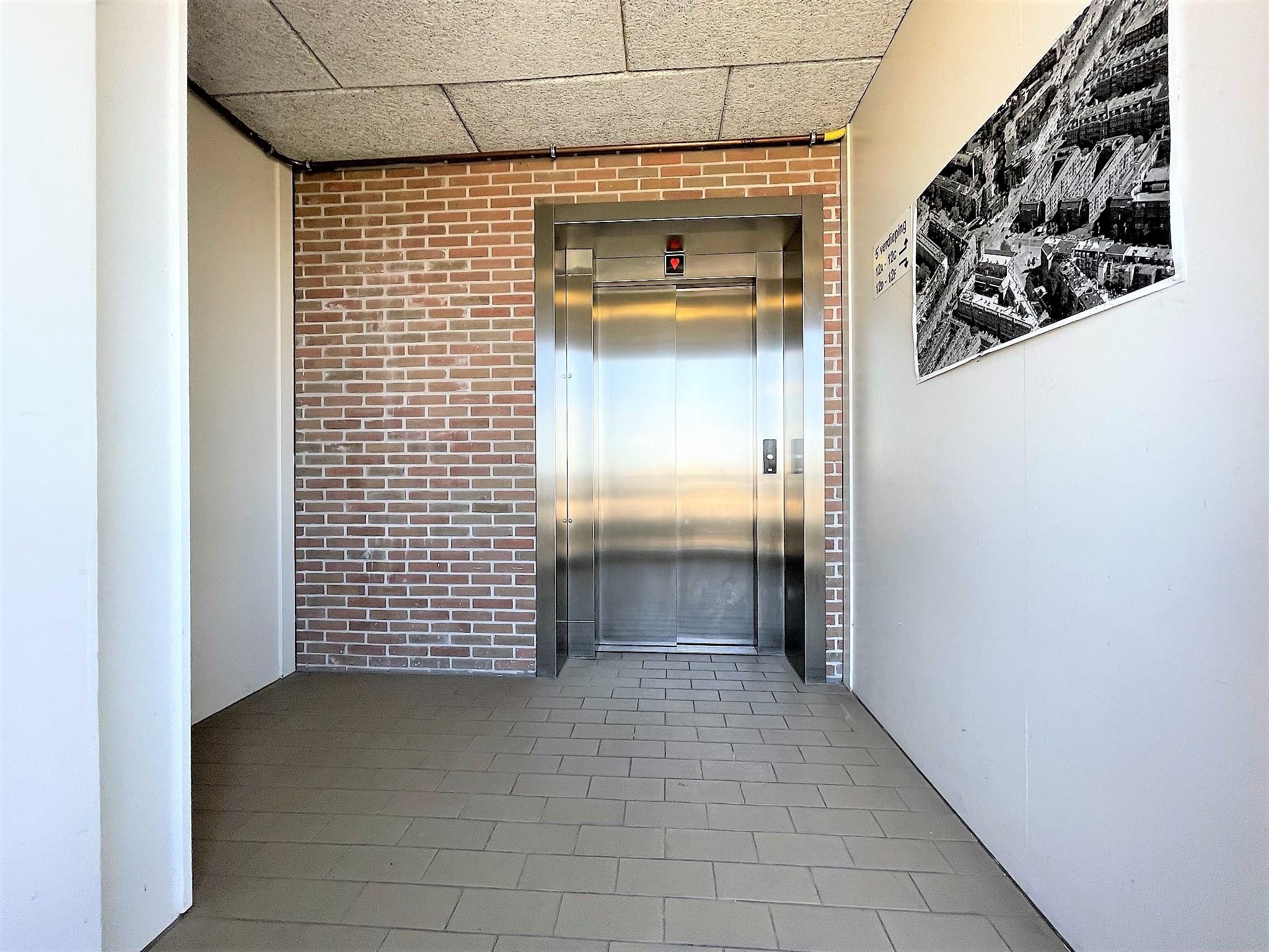 Foto 24 van Javaplein 12-C