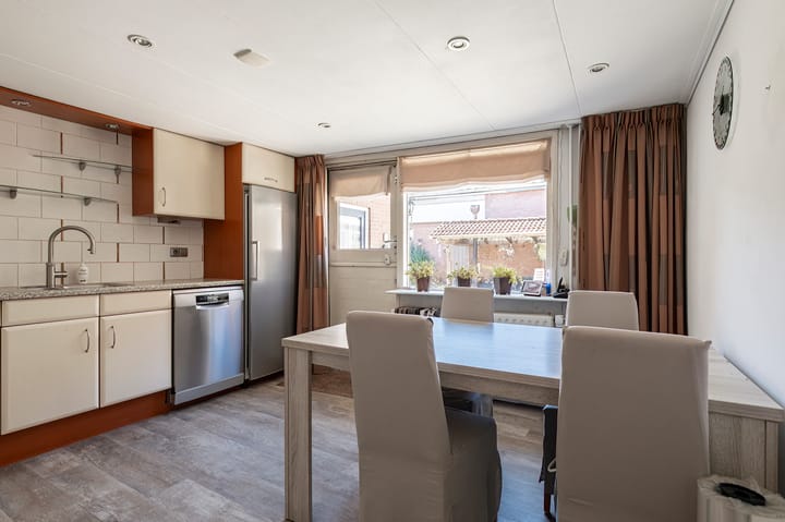 Foto 18 van Voorstraat 65