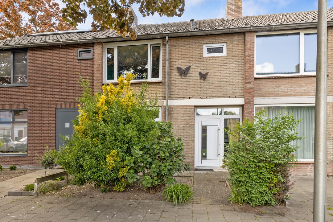 Photo 1 of Esdoornstraat 10