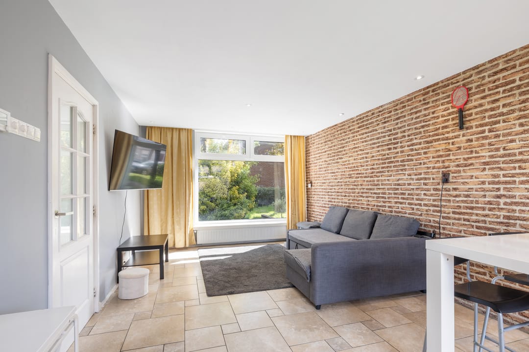 Photo 2 of Esdoornstraat 10