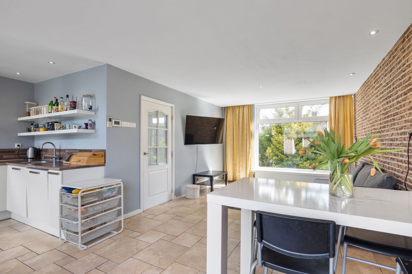 Photo 5 of Esdoornstraat 10