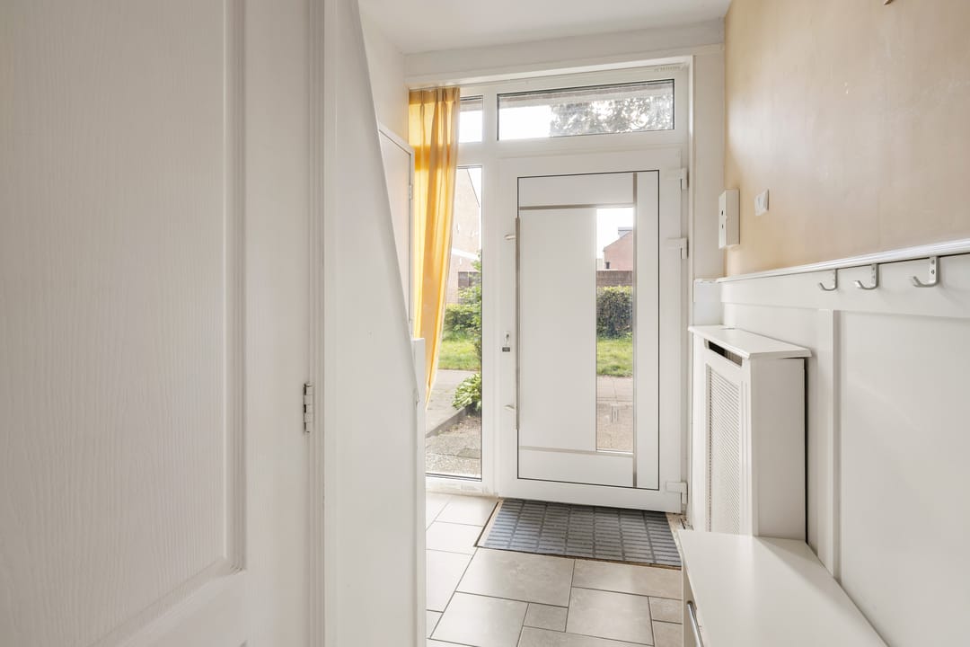 Photo 11 of Esdoornstraat 10