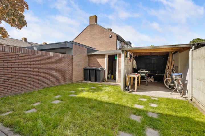 Foto 25 van Esdoornstraat 10