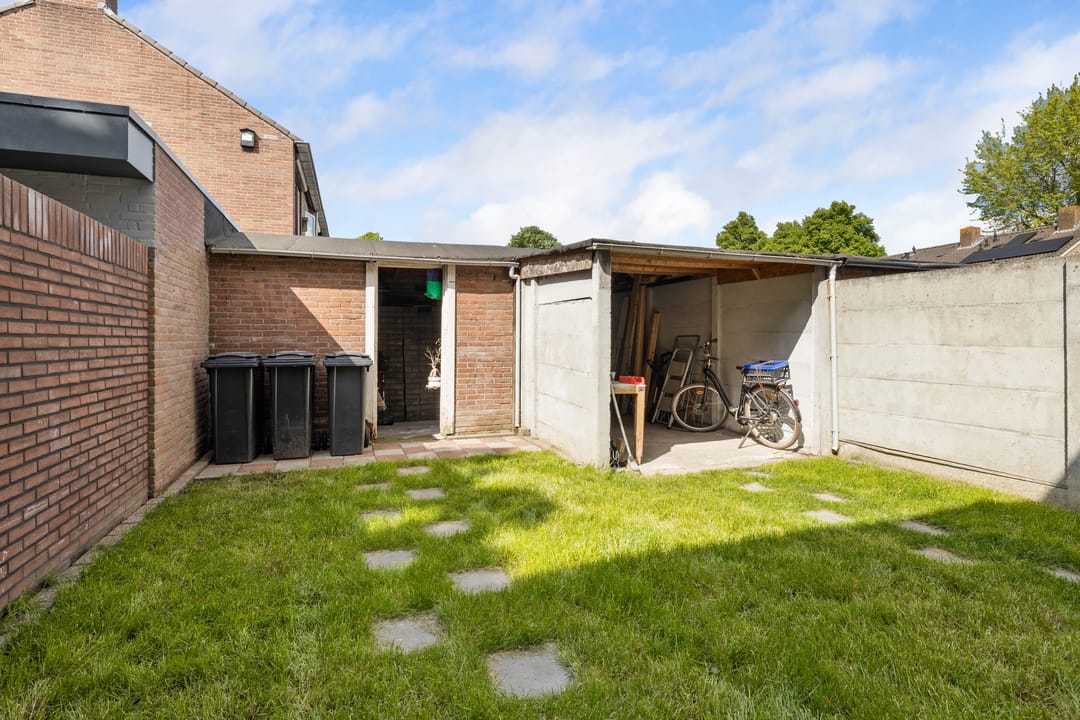 Photo 26 of Esdoornstraat 10