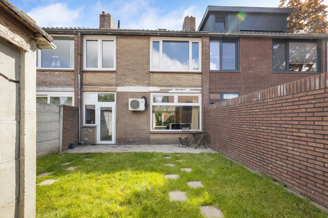 Photo 28 of Esdoornstraat 10