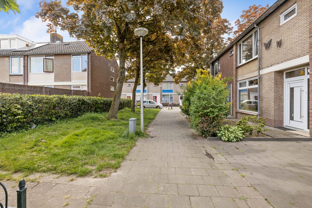 Photo 32 of Esdoornstraat 10