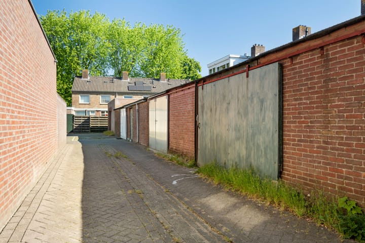 Foto 34 van Esdoornstraat 10