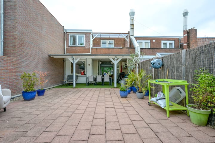 Photo 13 of Johan van Oldenbarneveltlaan 84