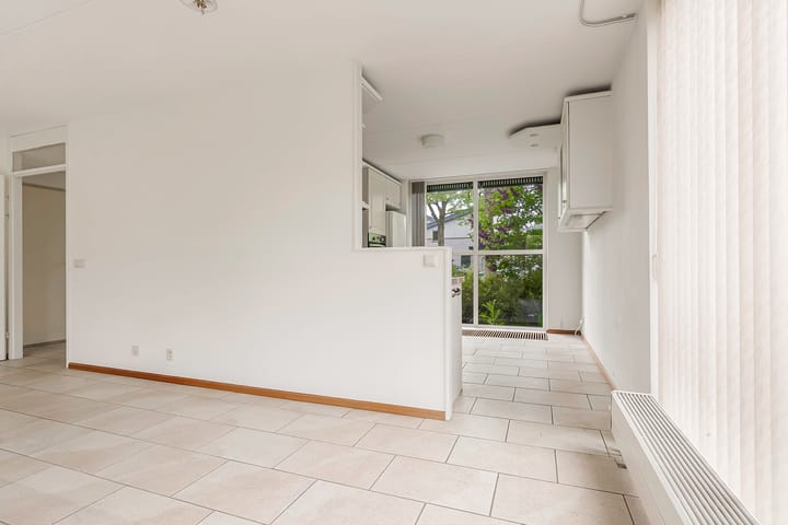 Foto 10 van Joris Ivenslaan 1