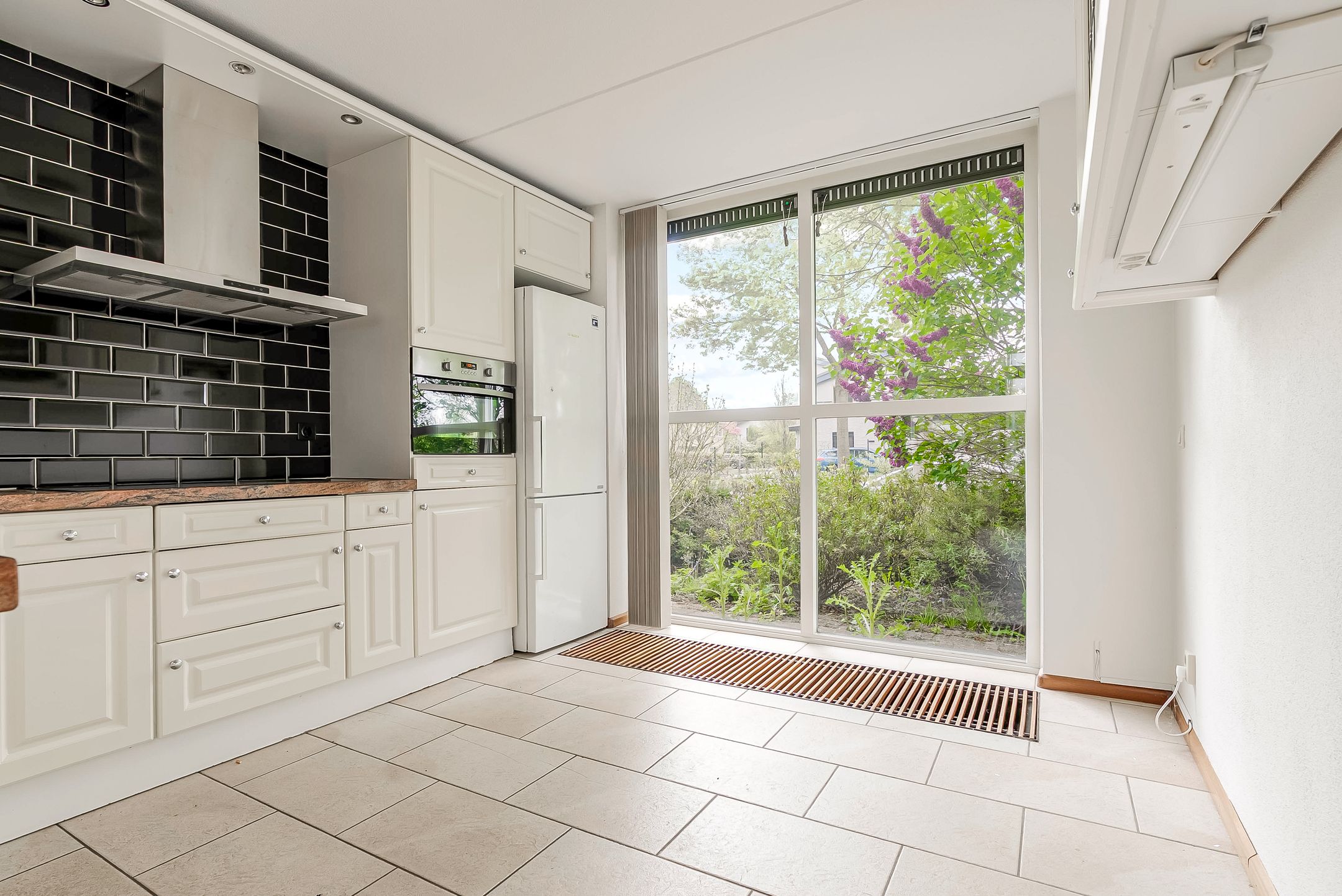 Foto 15 van Joris Ivenslaan 1