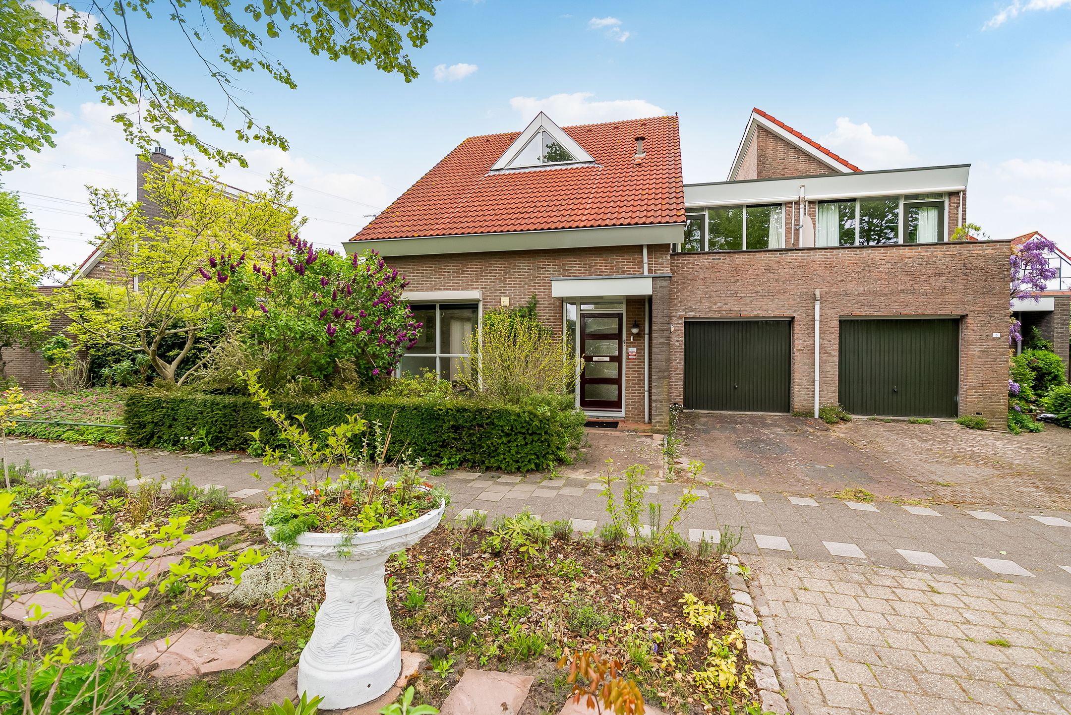 Foto 30 van Joris Ivenslaan 1