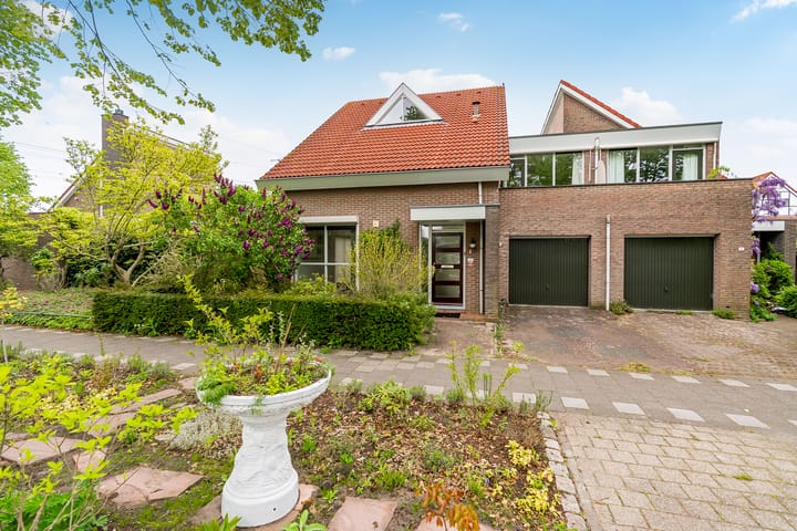 Foto 30 van Joris Ivenslaan 1