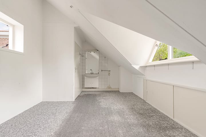 Foto 31 van Joris Ivenslaan 1