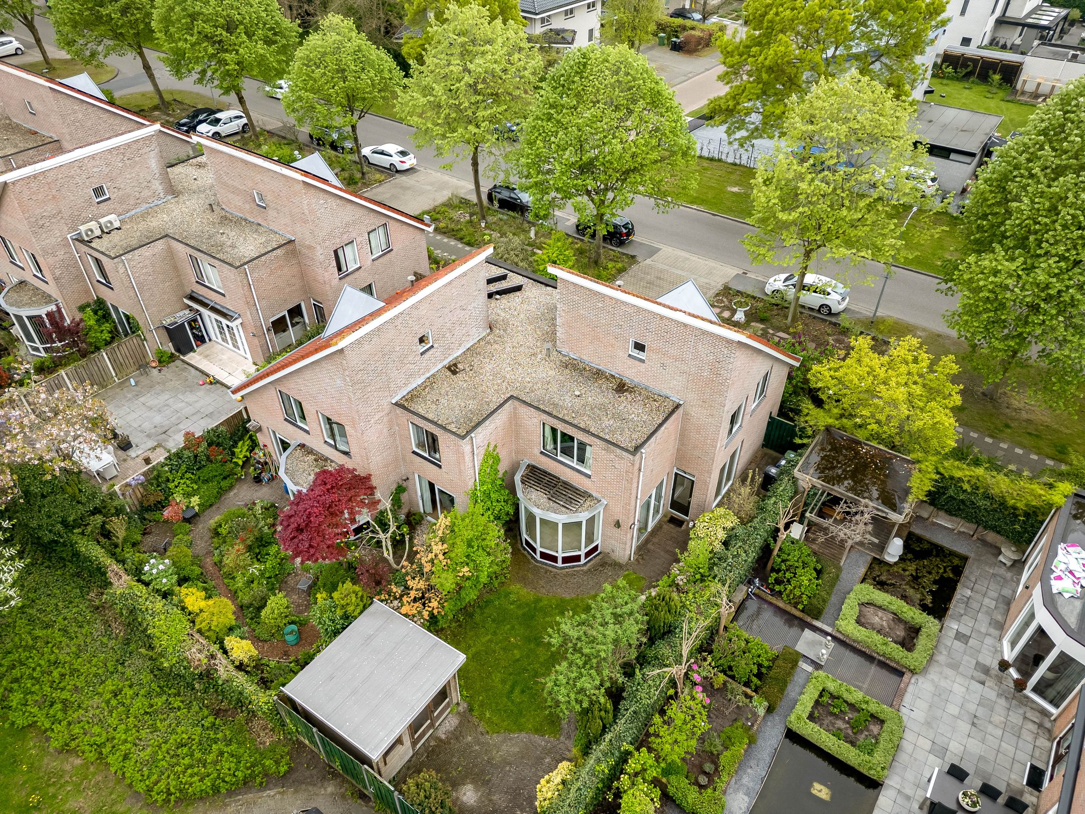 Foto 42 van Joris Ivenslaan 1