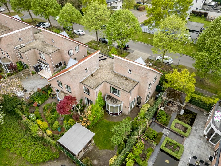 Foto 42 van Joris Ivenslaan 1