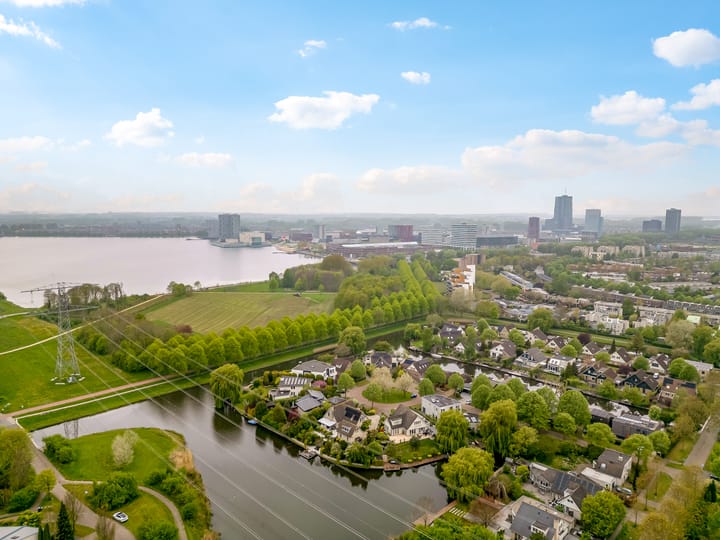 Foto 45 van Joris Ivenslaan 1