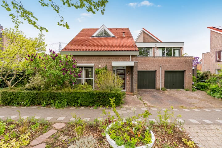 Foto 47 van Joris Ivenslaan 1